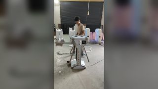 三脚ターンスタイルゲート